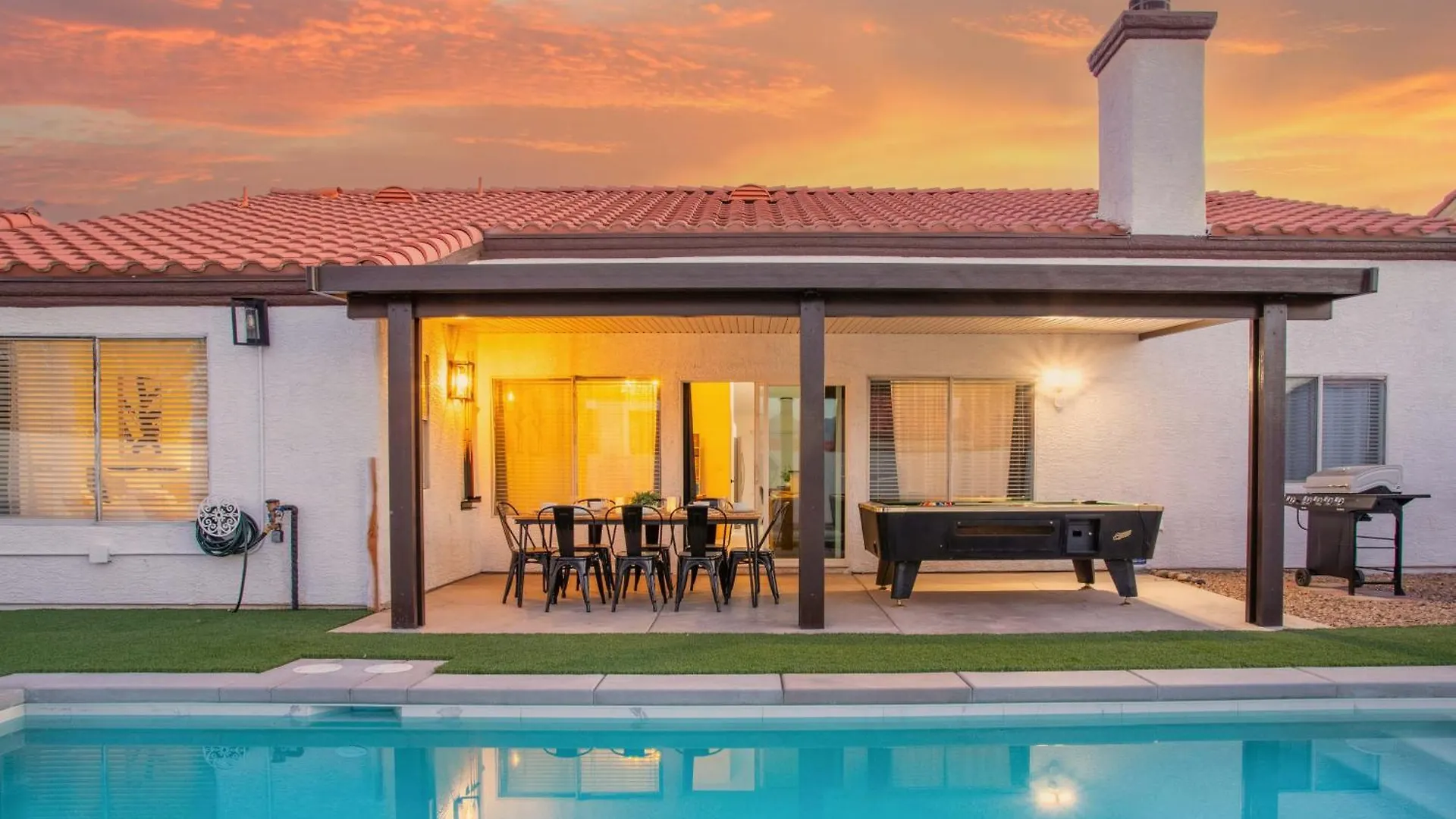 Spacious 5 Bedroom House With Heated Pool And Jacuzzi Las Vegas Tatil Evi