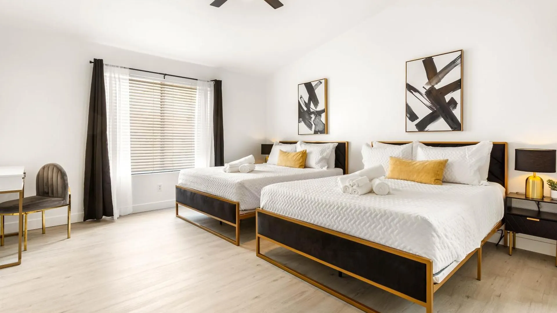 Spacious 5 Bedroom House With Heated Pool And Jacuzzi Las Vegas